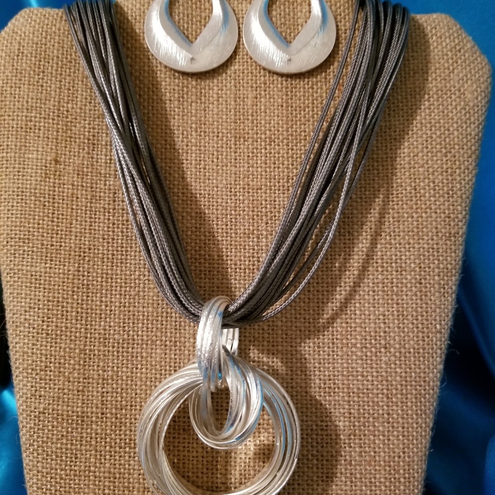 Necklace and earring set
